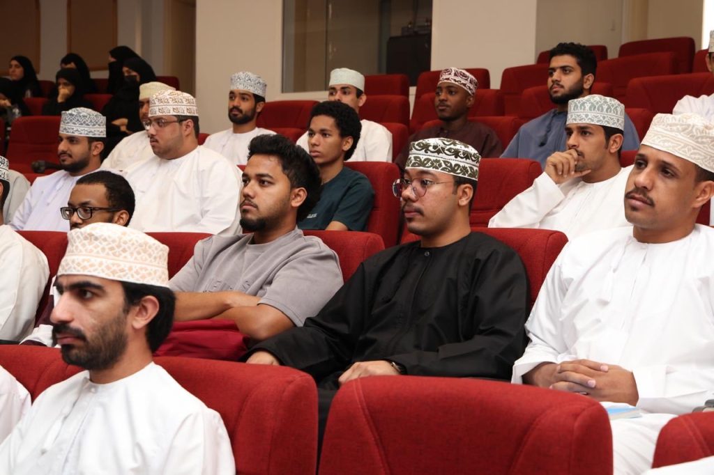 ندوة توعية في جامعة ظفار عن الاتجار بالبشر